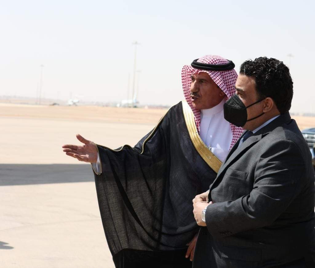 رئيس المجلس الرئاسي يختتم زيارته إلى السعودية