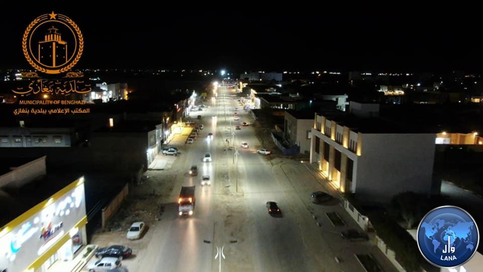 بلدية بنغازي تنتهي من تركيب أعمدة الإنارة العامة في الطريق الدائري الرابع