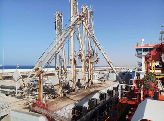 بداية استئناف تصدير النفط والغاز من مينائي البريقة والزويتينة