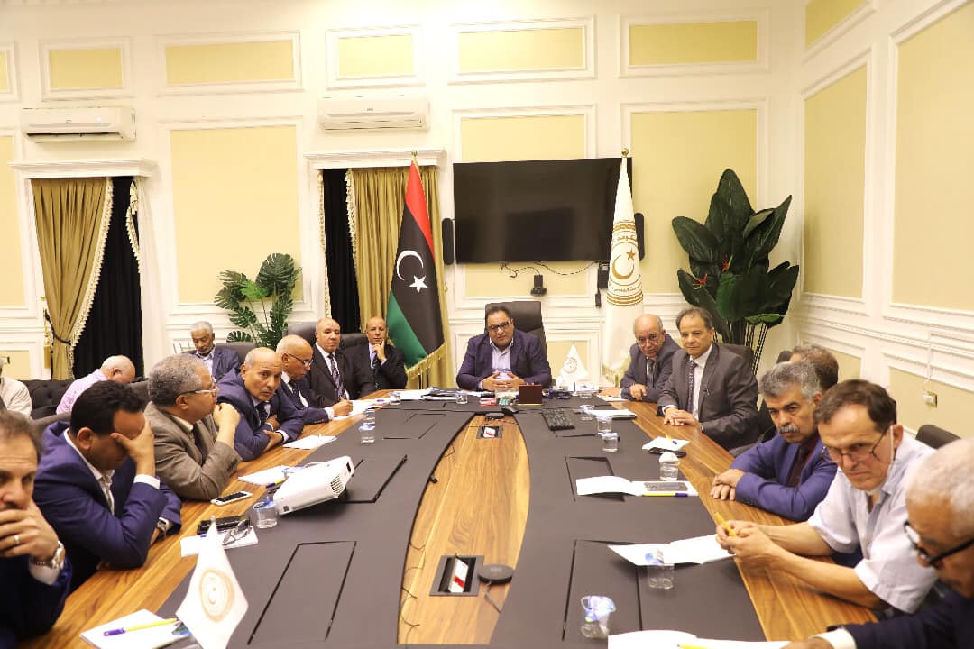 وزير التعليم العالي يبحث مع عدد من خبراء التعليم الطبي آليات تطويره في ليبيا 