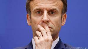 الرئيس الفرنسي يتحول إلى الدوحة لحضور مباراة منتخب بلاده مع أسود الأطلسي