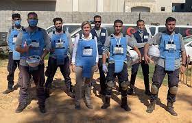 منظمة بريطانية مختصة تفرغ من تحديد أكثر من 100 موقع لمواد متفجرة جنوب طرابلس