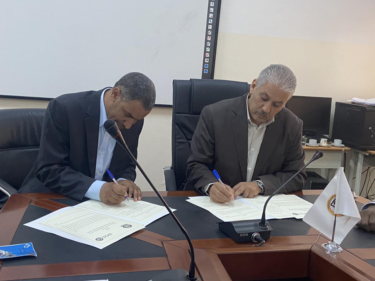 توقيع مذكرة تفاهم بين المركز الليبي الكوري ومركز التطوير بجامعة سبها