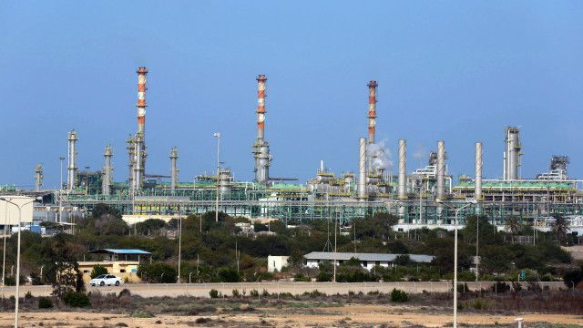 إغلاق 4 موانئ نفطية ليبية خلال 3 أيام بسبب سوء الأحوال الجوية