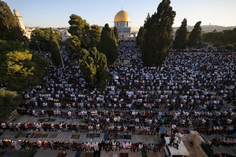 مساجد عربية عدة تؤدي صلاة الغائب على ضحايا ليبيا والمغرب