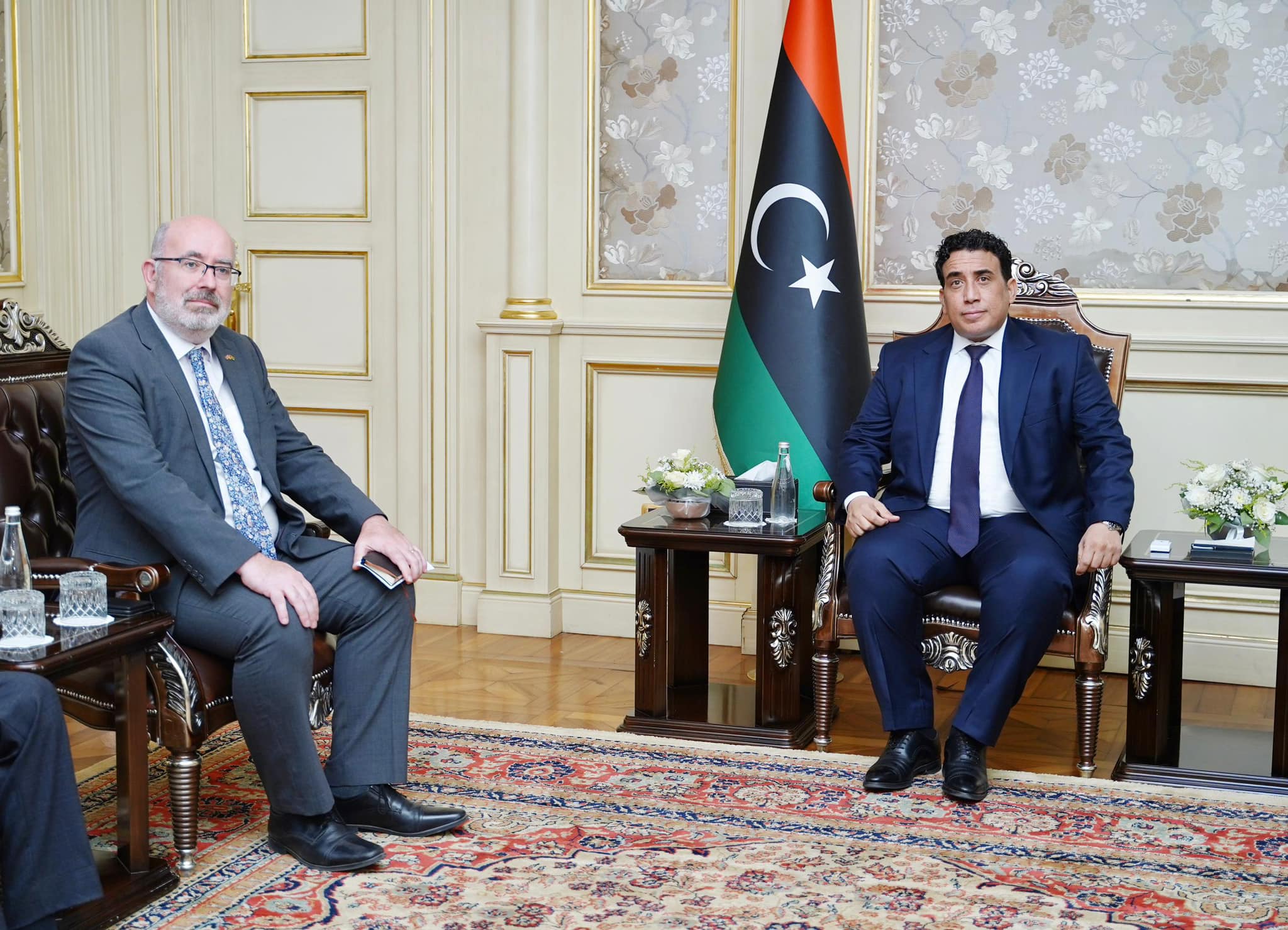المنفي يبحث مع سفير البريطاني تطورات الأوضاع السياسية والاقتصادية في ليبيا