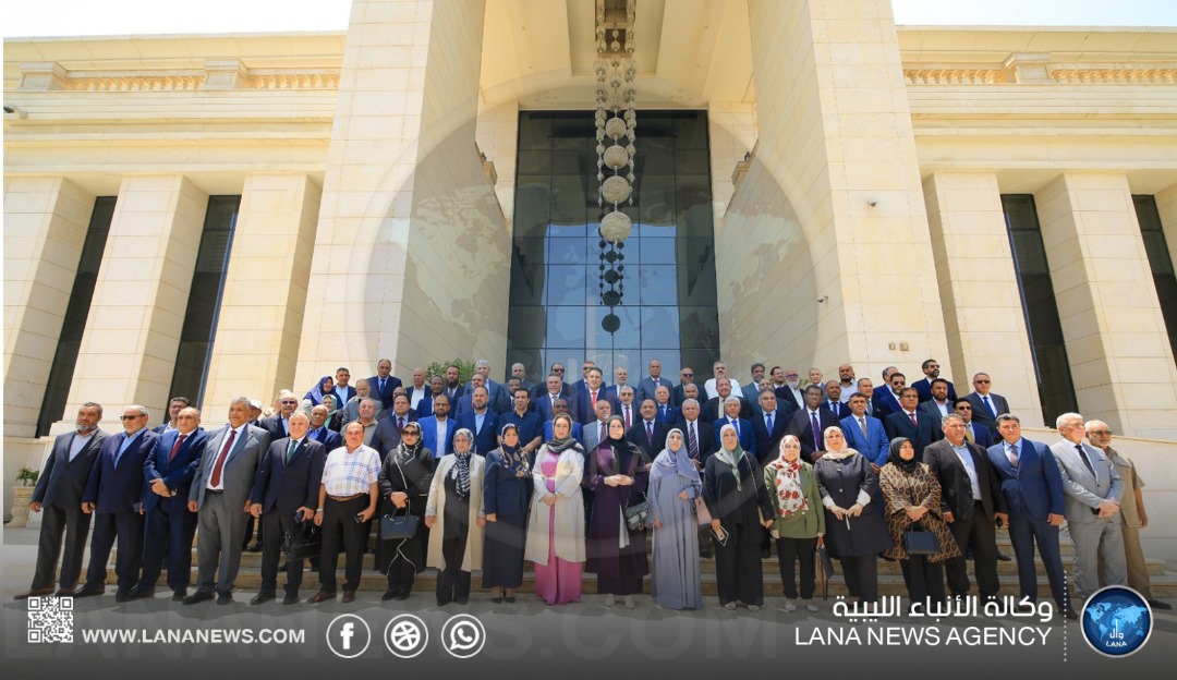 خبراء وسياسيون ليبيون: اجتماع 