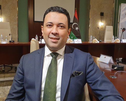 مدير عام مركز مصراته الطبي: يجب تعزيز الثقة بالطبيب الليبي