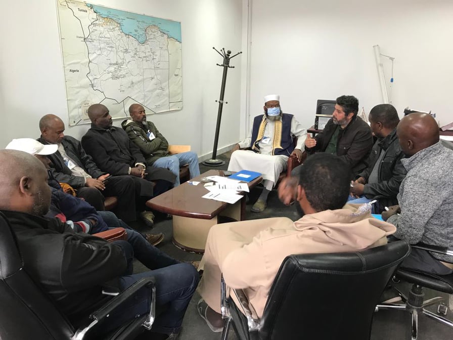 لقاء مشترك بين ممثلي ومشرفي مخيمات النازحين من تاورغاء والهيئة الليبية للإغاثة