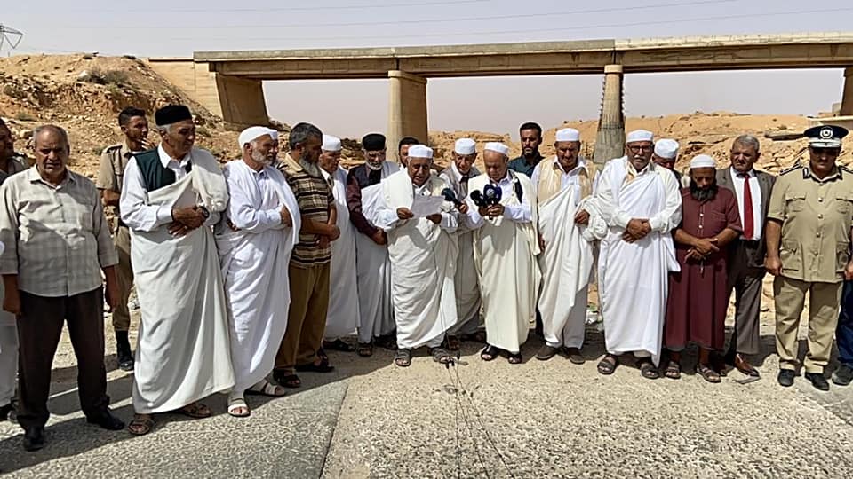 أعيان وحكماء ومديريات أمن الجبل الغربي وباطن الجبل يُطالبون حكومة الوحدة بالإسراع في صيانة جسر وادي الأثل