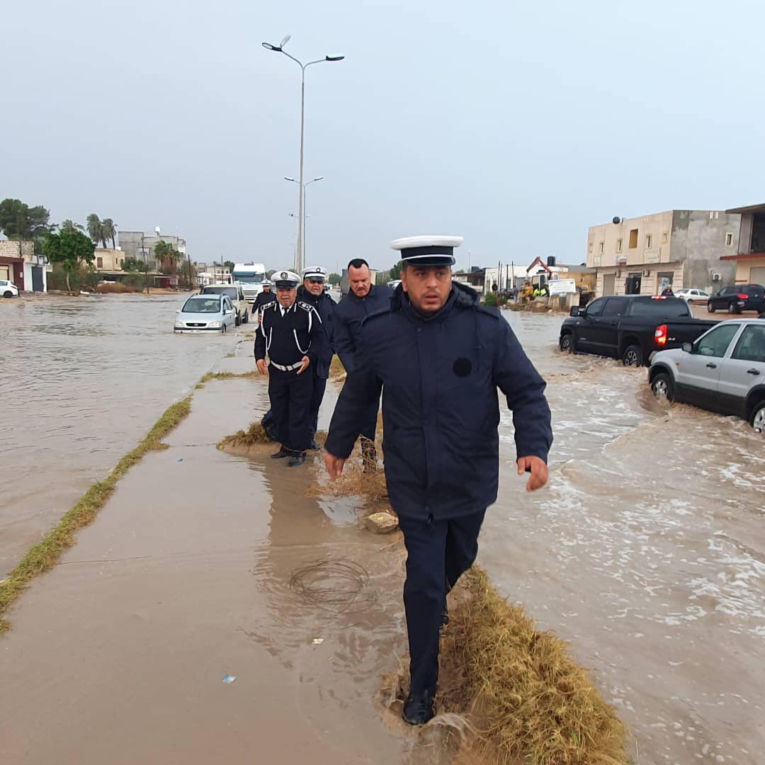 مراسل (وال): مدير الأمن الجفارة يتفقد التمركزات الأمنية بالمنطقة للوقوف على العراقيل التي تواجههم