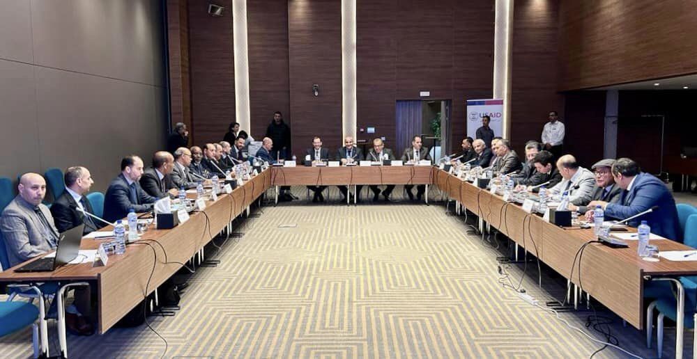 إدارات مصرف ليبيا المركزي في طرابلس وبنغازي تعقد اجتماعًا في تونس