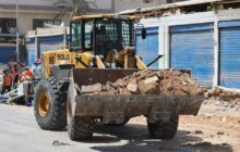 الخدمات العامة طرابلس تواصل حملة إزالة العشوائيات والمستغلين للفضاءات العامة 