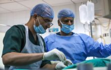 مركز الجراحات التخصصية بنغازي يجري عمليات جراحية دقيقة