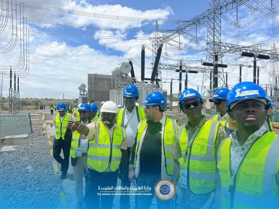 وزير الكهرباء يزور محطة (إنسينيا) بالجمهورية الكينية