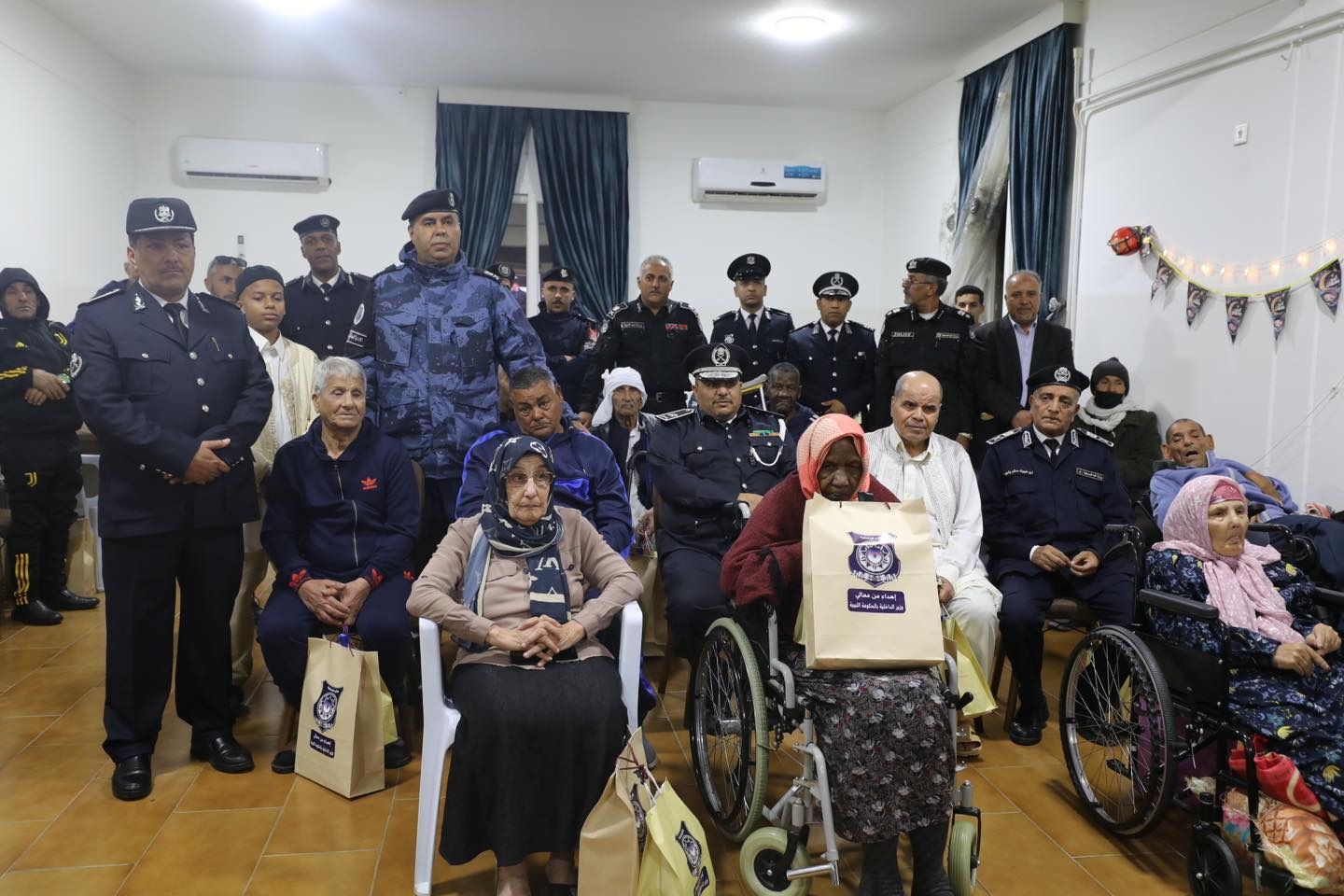 وفد من وزارة الداخلية يزور دار الوفاء للمسنين بمسة بمناسبة حلول عيد الفطر المُبارك