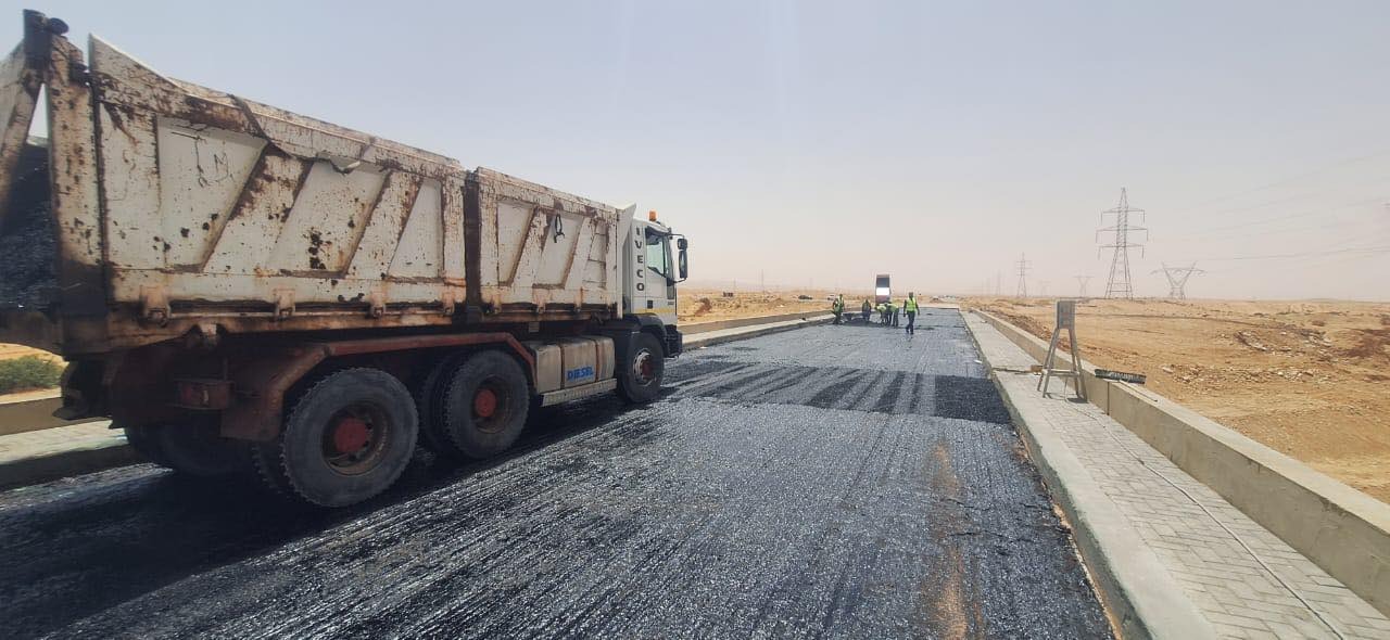 الانتهاء من أعمال الرصف الإسفلتي لجسر 