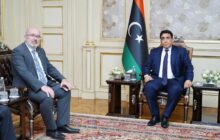 المنفي يبحث مع سفير البريطاني تطورات الأوضاع السياسية والاقتصادية في ليبيا