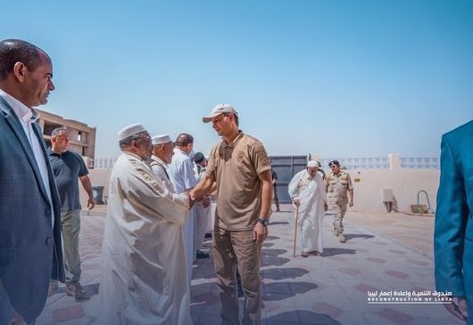 مدير صندوق التنمية يبحث مع مشايخ براك الشاطئ خطة إعمار المنطقة