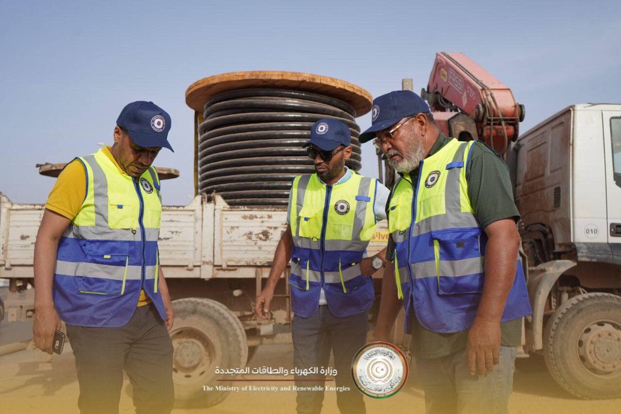 فرق الصيانة بوزارة الكهرباء تعمل على مدار الساعة لإصلاح عطل كهربائي في بوعطني